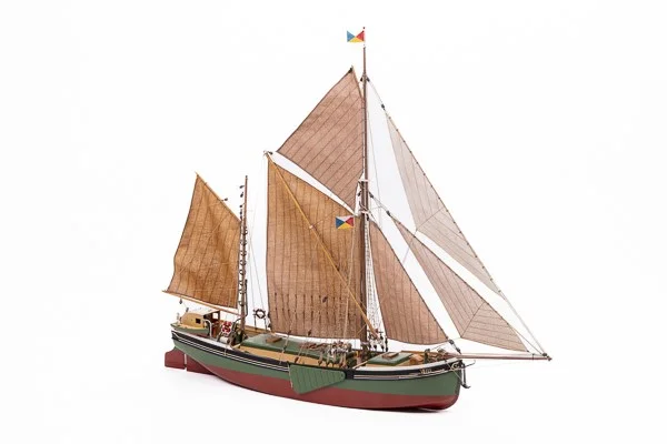 Billing Boats – Will Everard 1:67 – Träskrov - Bild 2