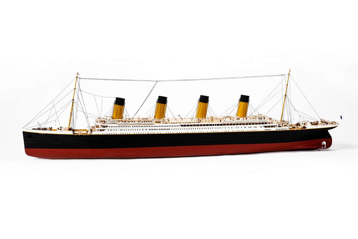 Billing Boats – RMS Titanic 1:144 Komplett – Träskorv