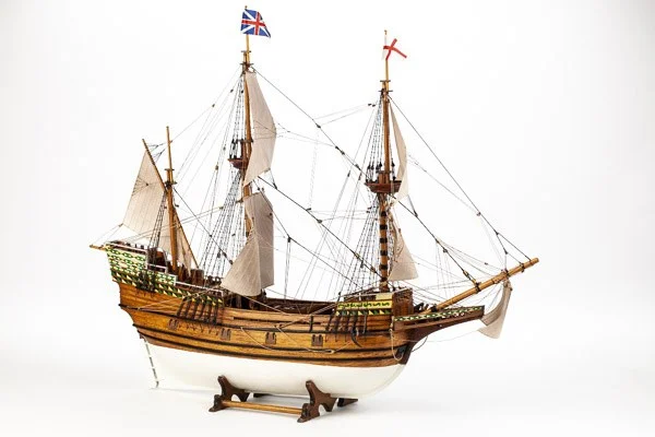 Billing Boats – Mayflower 1:60 – Träskrov