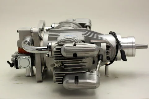 SAITO FG-100TS Twin 4-takts Bensinmotor - Bild 6