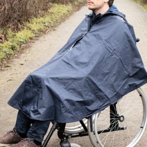 Regn poncho till rullstolsanvändare